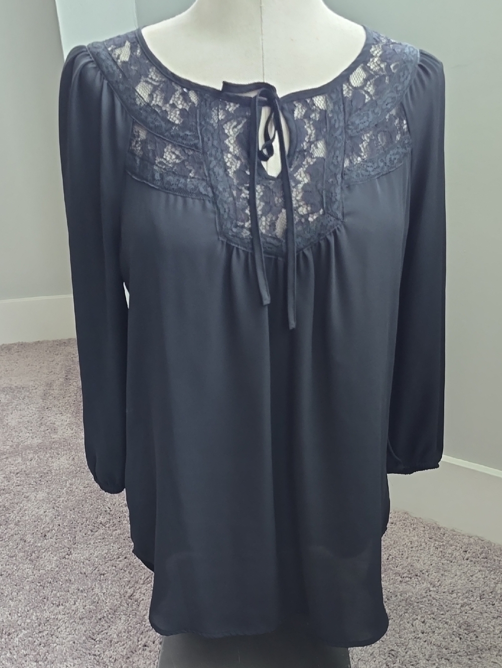 Women's LC Lauren Conrad Black Lace Yoke Tie-Neck 3/4 Sleeve Blouse Size M